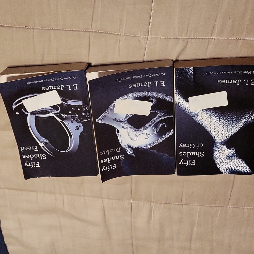 The fifty shades of grey trilogy books